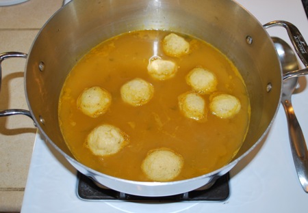 Vegetarian Matzo Ball Soup -Kneadelech