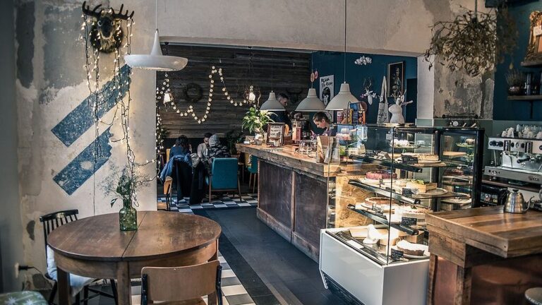 10 Cozy Vegan Cafes Around The World